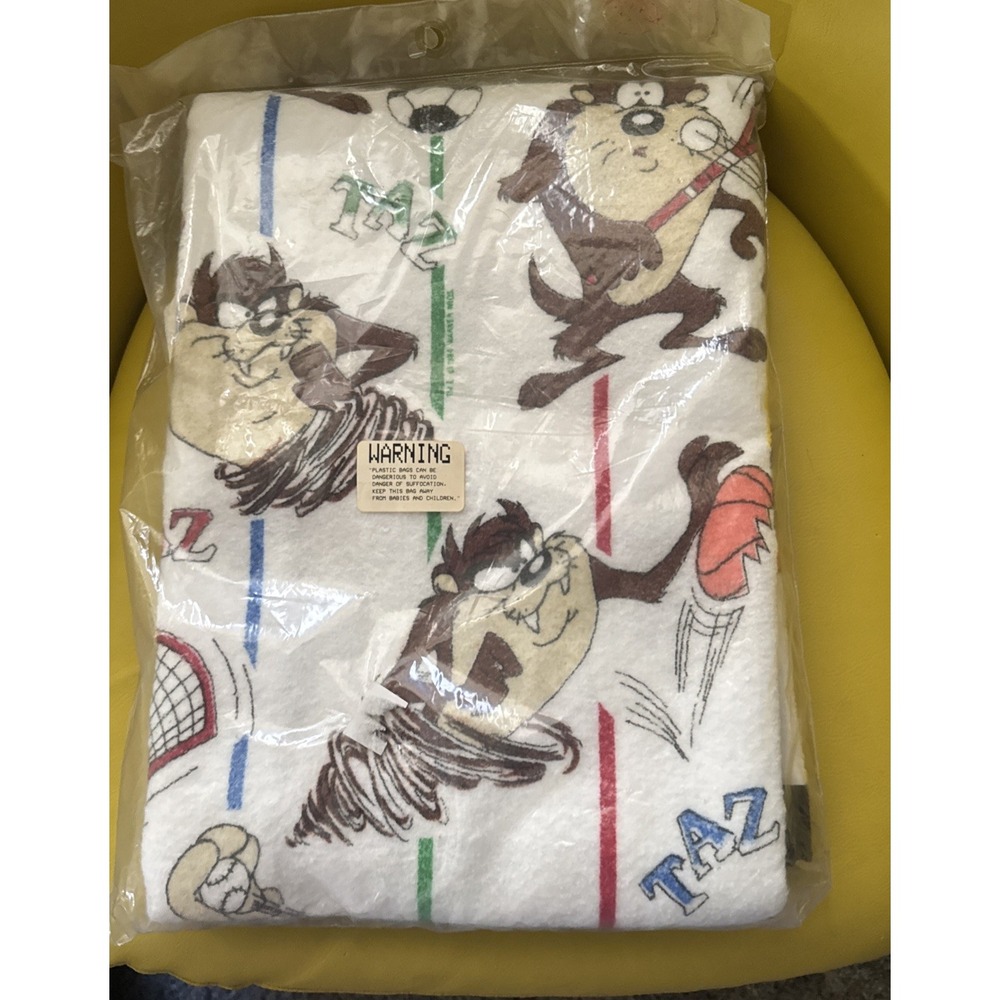 Warner Brothers Looney Tunes TAZ Sports Blanket 45"X60" Sealed NOS VTG 1990s USA